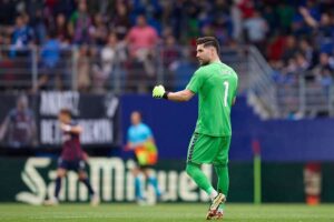 Granada keeper Zidane leaves France for new nation