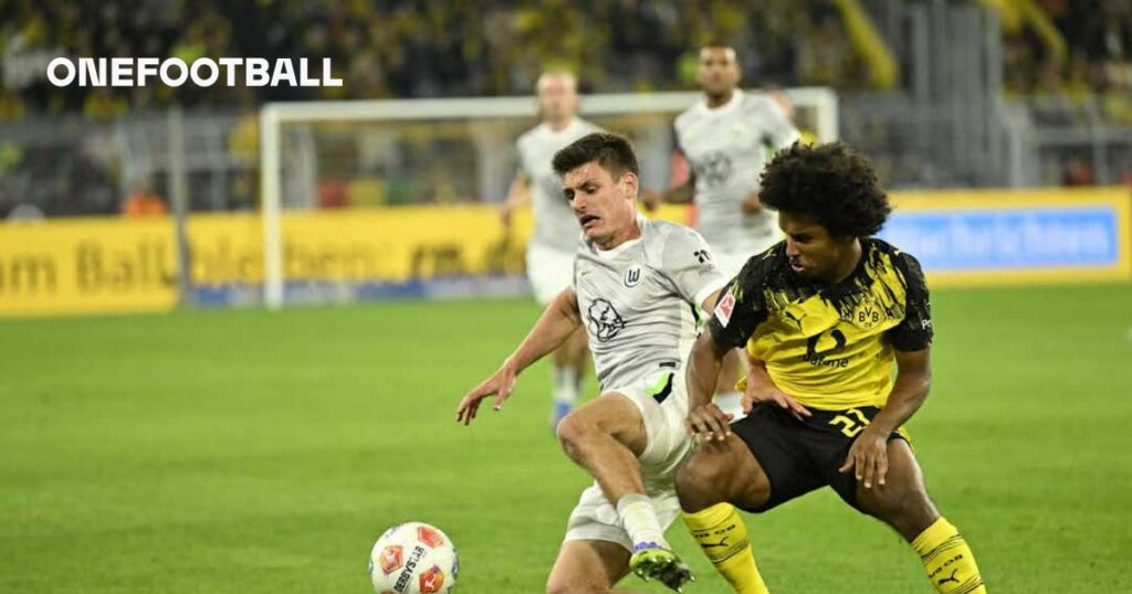 Borussia Dortmund Defeats Wolfsburg, Stays in Close Pursuit of Bayern in Bundesliga