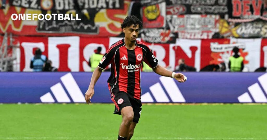 Arsenal and Manchester City in Fierce Competition to Acquire Bundesliga Defender