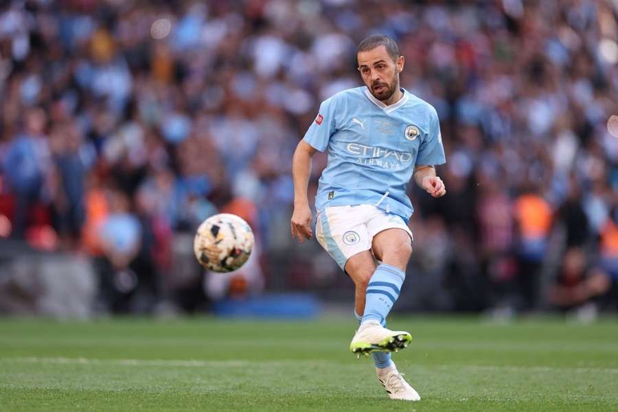 Man City ace Bernardo becomes part of Benfica presidential battle