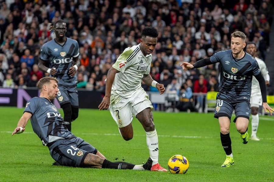Vinicius Junior Considering Real Madrid Departure if Contract Demands Not Met