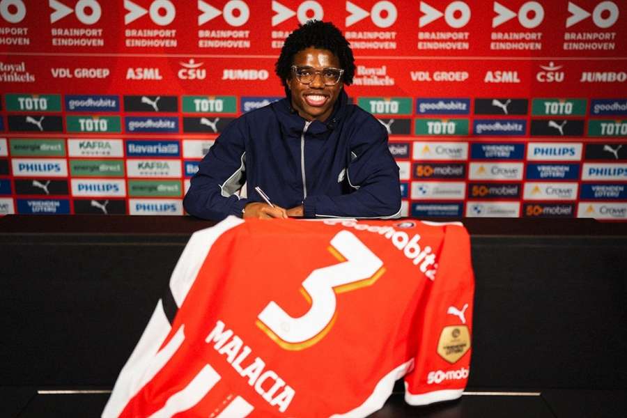 Eyupsport wrapping up deal for Man Utd outcast Malacia