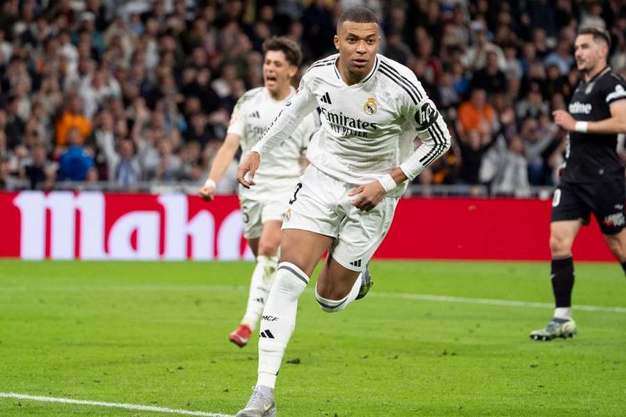 Brazil coach Ancelotti discusses his former Real Madrid stars Mbappe and Vini Jr