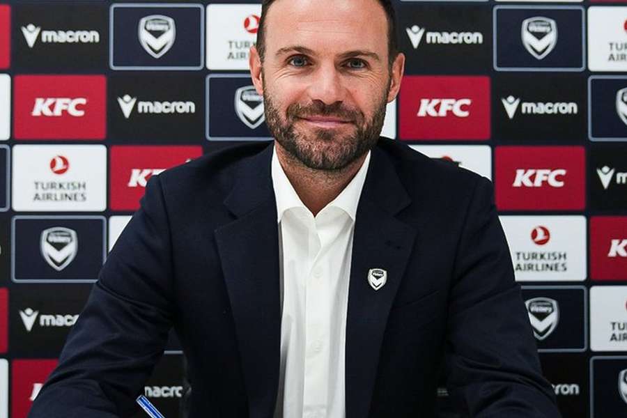 Ex-Man Utd star Mata changes A-League clubs