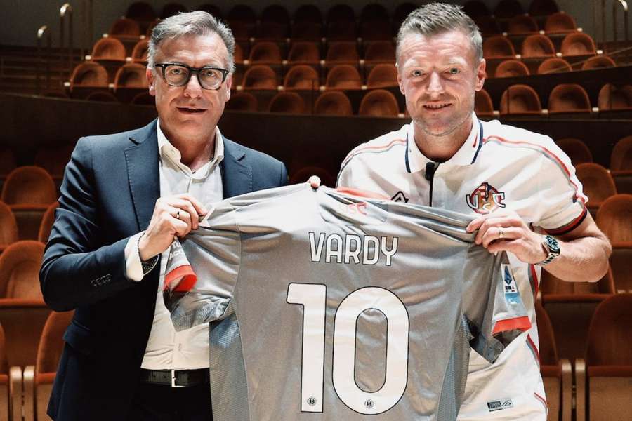 Vardy holds colourful Cremonese signing presentation: I'll prove you wrong!
