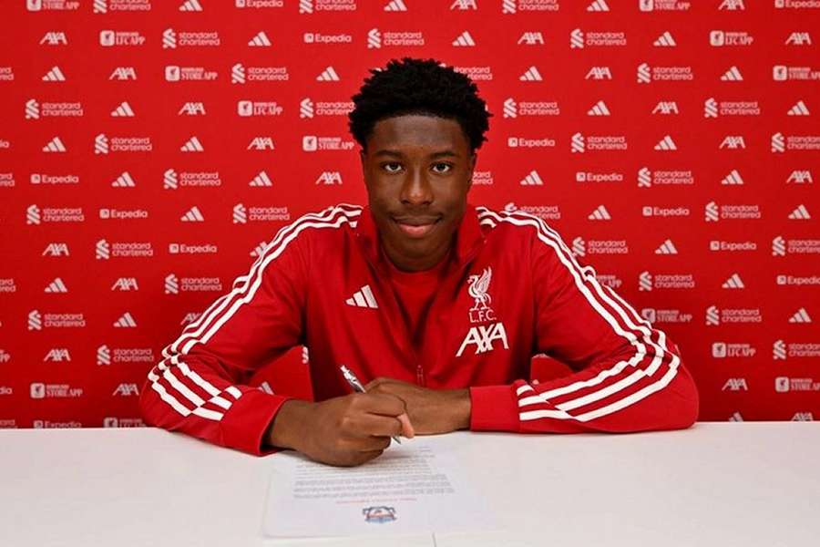 Airoboma pens pro terms with Liverpool