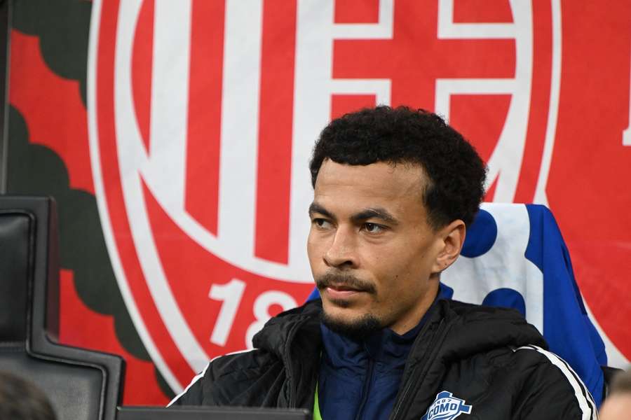 Dele Alli's move to Wrexham cancelled as Parkinson finds fresh replacement