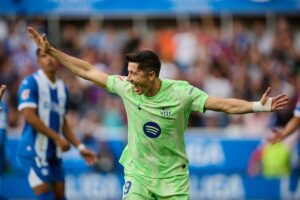 Deco: Barcelona shouldn't obsess about buying Lewandowski replacement