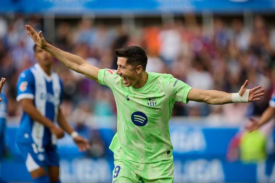 Deco: Barcelona shouldn't obsess about buying Lewandowski replacement