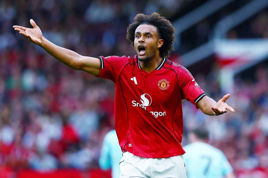 Joshua Zirkzee to leave Man Utd? Everton linked as striker ponders Serie A return