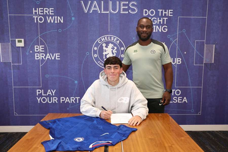 Chelsea secure Atherton to first pro deal