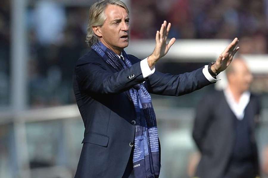 Ex-Man City boss Mancini convinced he's in frame for Man Utd job