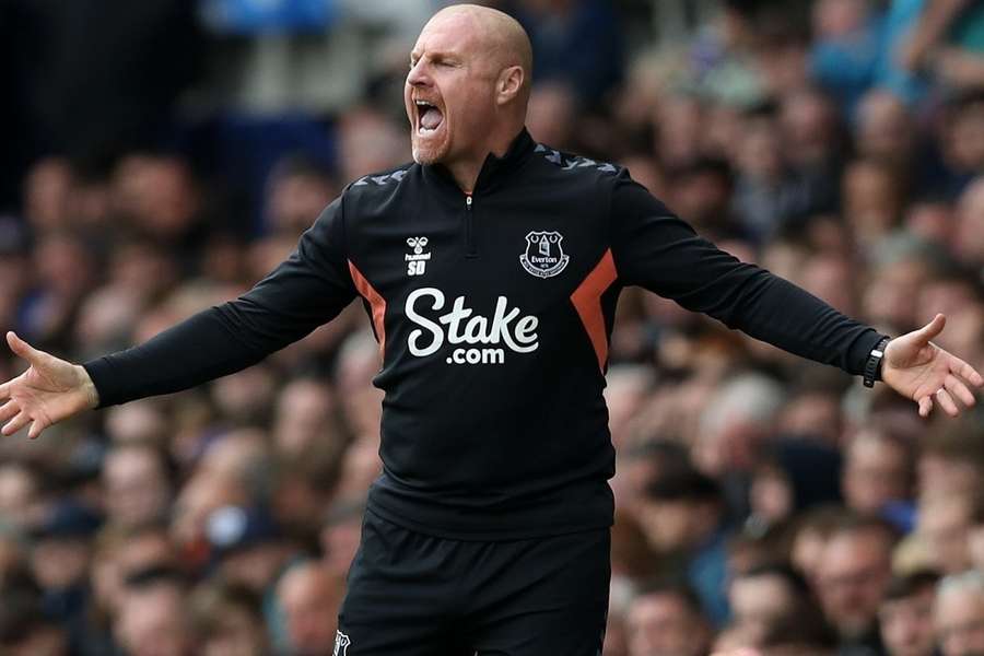 Dyche (with two ex-Forest stars) lays out terms to make Forest return
