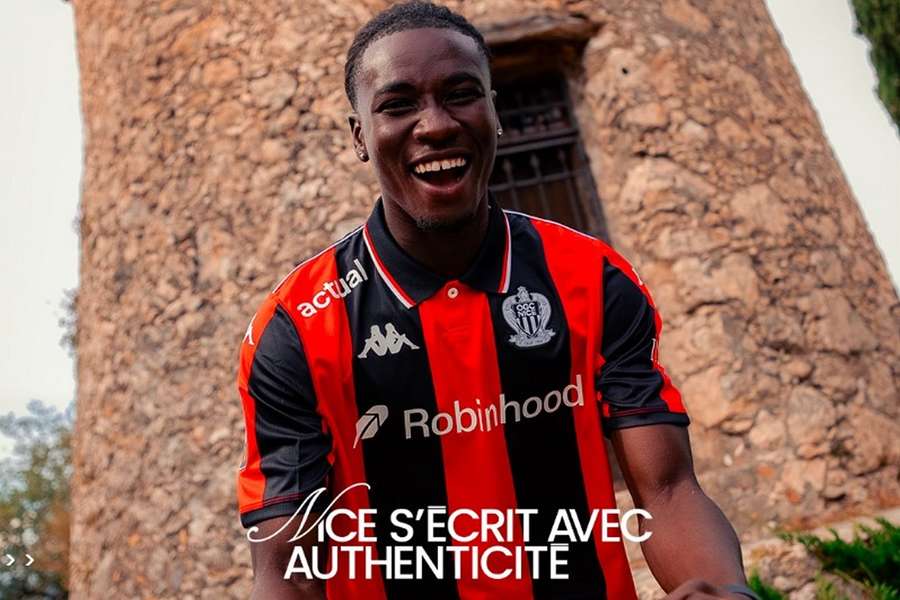 Everton open talks with Nice for Oppong