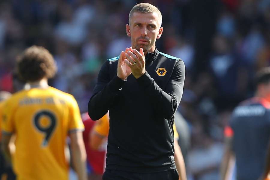 Wolves "advancing in talks" with O'Neil and also consider Ten Hag as Pereira replacement