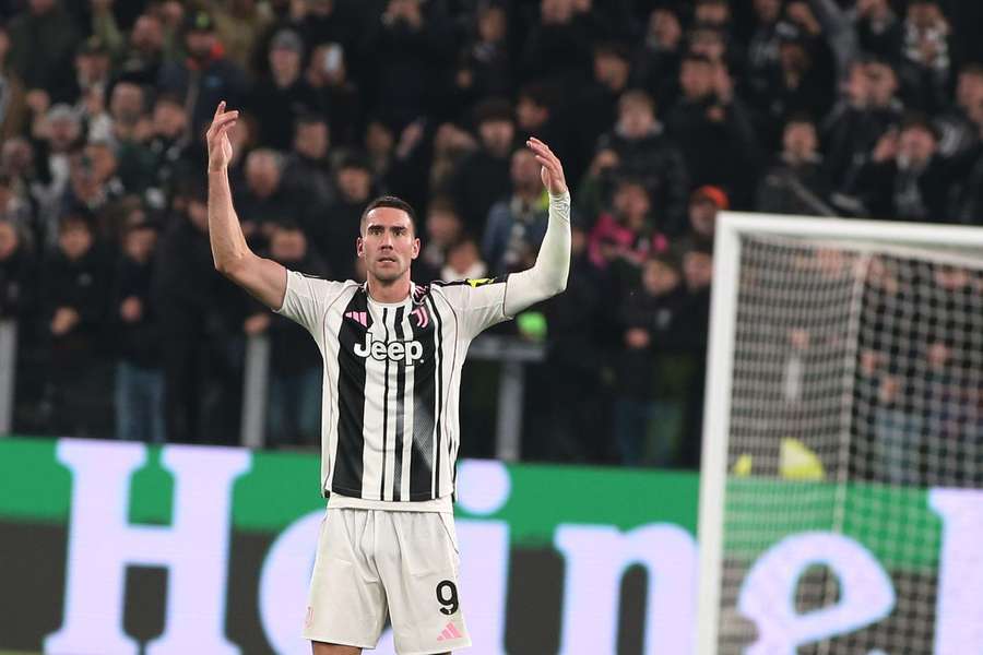 Dusan Vlahovic celebrates his goal against Sporting