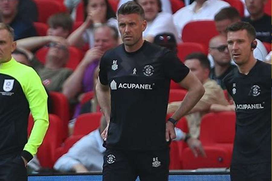 O'Neil, Edwards being discussed inside Wolves