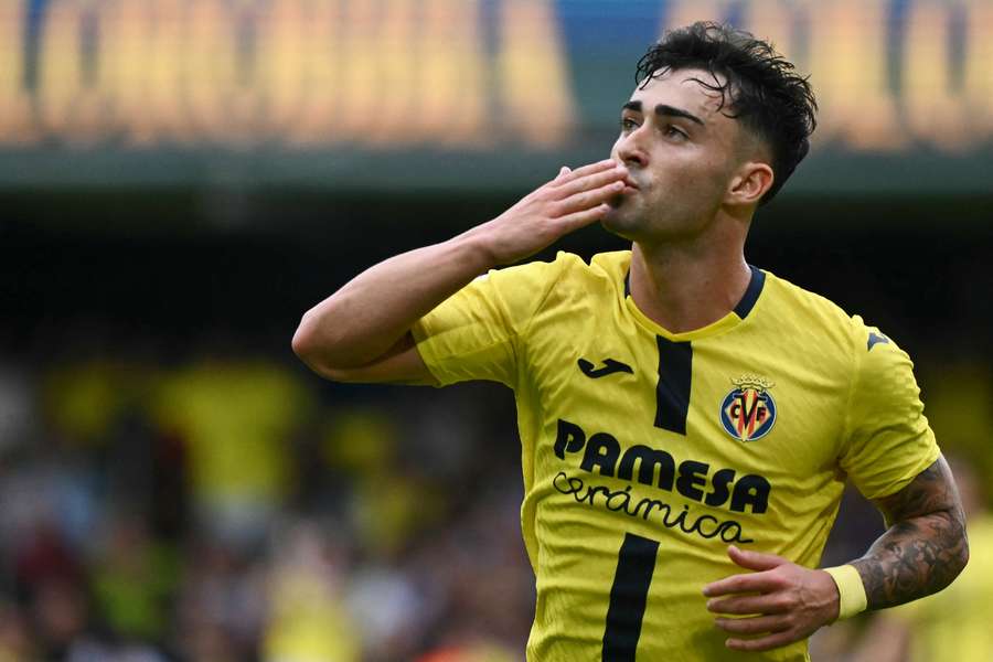 Villarreal's Alberto Moleiro celebrates scoring his team's second goal against Rayo Vallecano