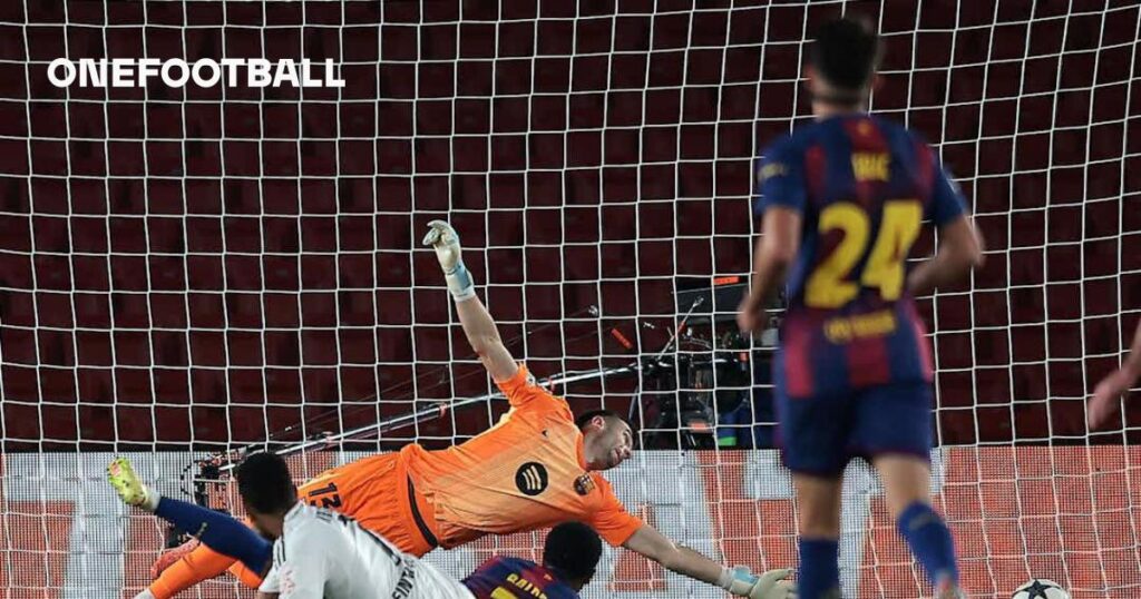 "Barcelona Star Calls Out Teammates After Victory Against Eintracht Frankfurt"