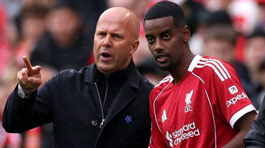 Liverpool manager Arne Slot and striker Alexander Isak