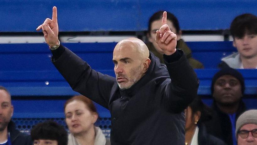 Chelsea manager Enzo Maresca gesturing on the touchline during the win over Everton at Stamford Bridge
