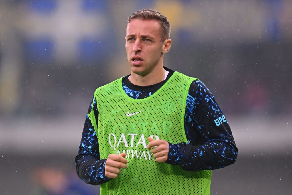 Fenerbahce Takes on Juventus for Inter's Frattesi