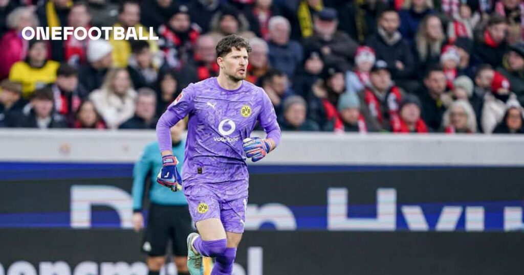 Kobel Urges Dortmund Teammates to Give Their All Before Bundesliga Comeback