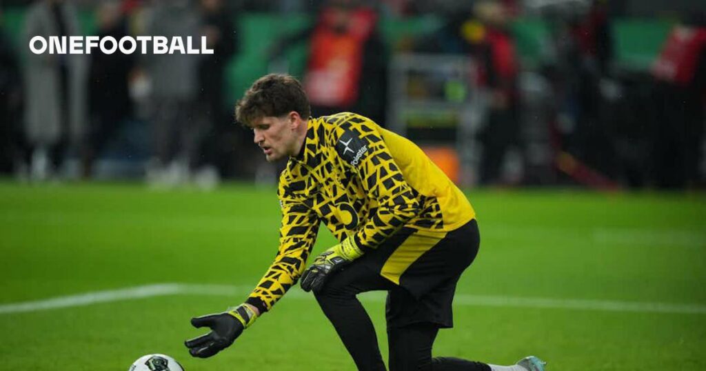Injury Concerns Loom for Borussia Dortmund's Gregor Kobel Before Bundesliga Resumption