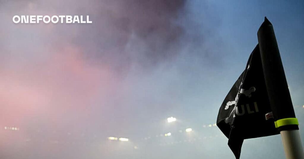 📸 Bundesliga Derby Interrupted for 15 Minutes Due to Sudden Red Cards