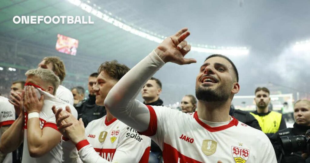 Bundesliga Star Picks Up Fan's Call During an Awkward Moment for Parents