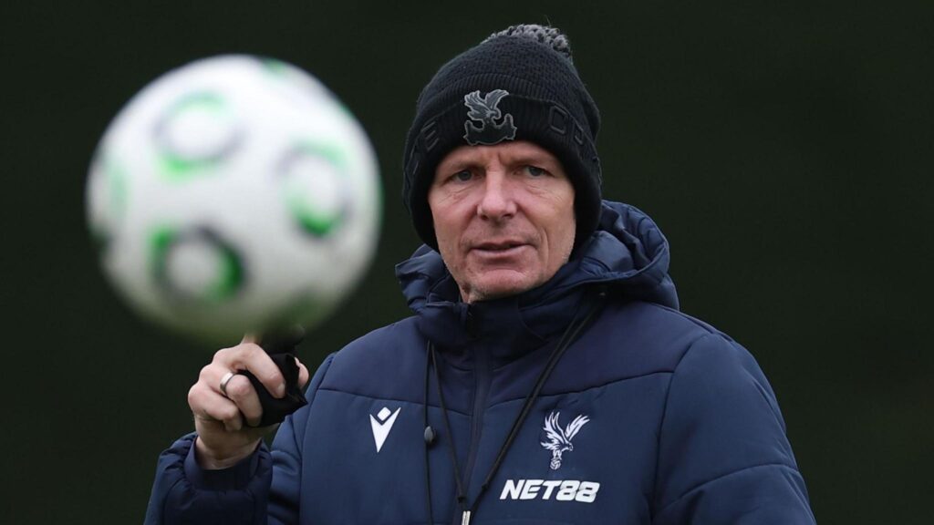 Crystal Palace boss Oliver Glasner oversees training