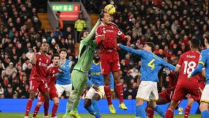 Virgil van Dijk defends a corner during Liverpool's 2-1 win over Wolves