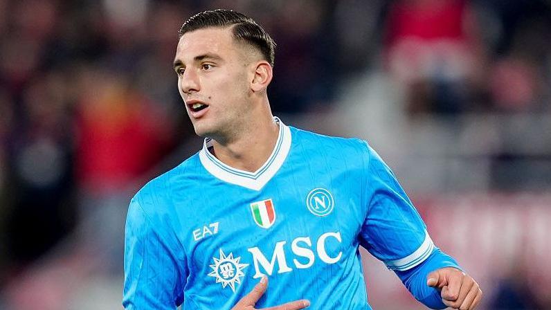 Lorenzo Lucca playing for Napoli