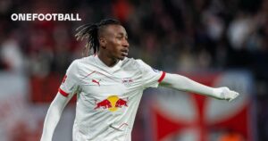 Chelsea Keeps an Eye on Bundesliga Winger's Development: Is He a Suitable Match for Rosenior?