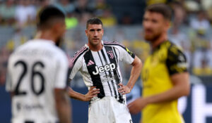Juventus Holds Out Hope in Bid to Retain Vlahovic