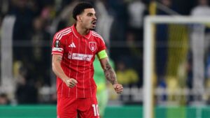 Forest Reveals True Self in Dream Debut for Pereira