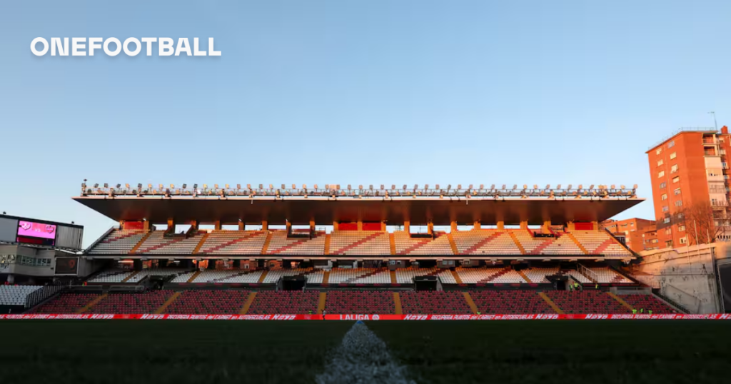 Íñigo Pérez Delivers a Bold Performance at the Conference