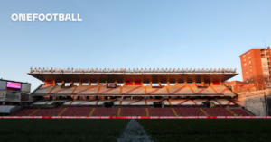 Íñigo Pérez Delivers a Bold Performance at the Conference