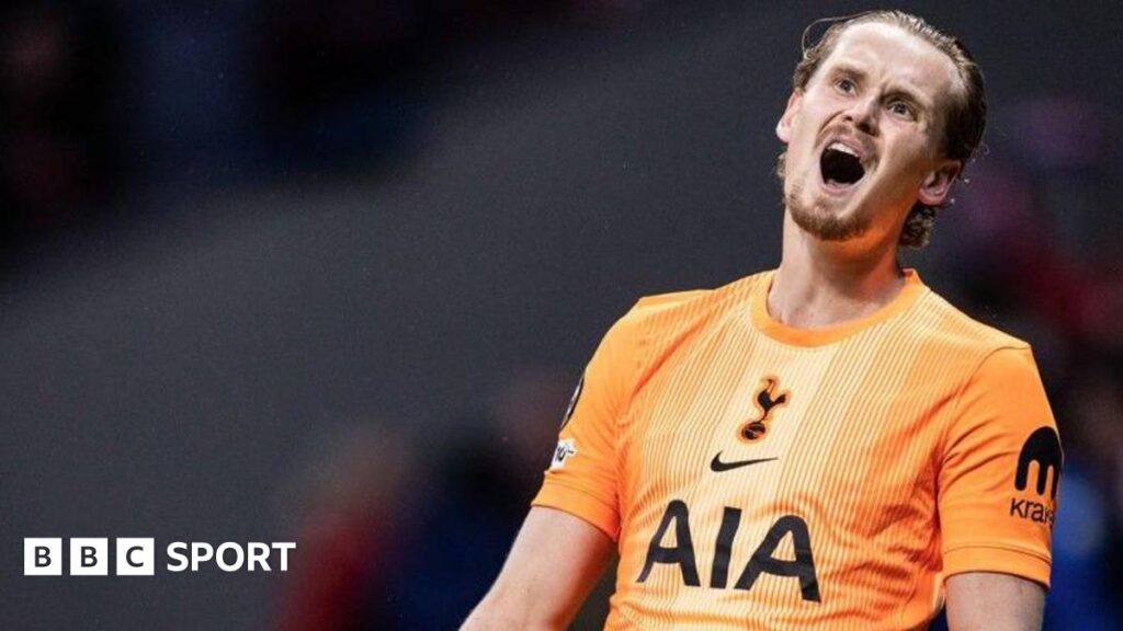 Antonin Kinsky: Spurs Substitute Goalkeeper Following Three Goals Allowed in Just 15 Minutes