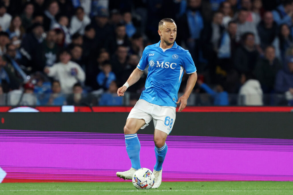 Napoli Hesitates to Transfer Midfield Star to Juventus